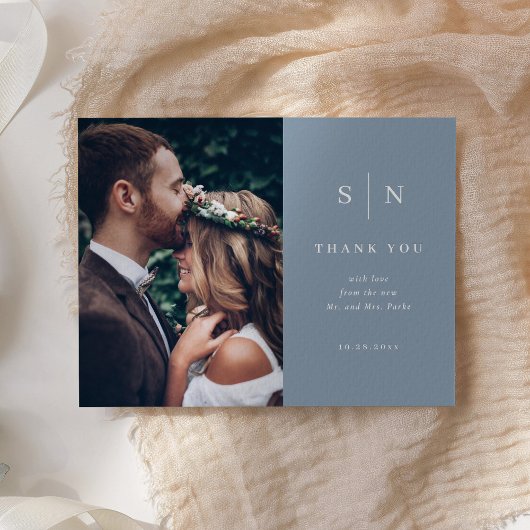 シックミニマルな |ほこりっぽい青の写真に白 ポストカード