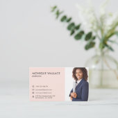 シックミニマルプロフェッショナル縦型フォトアイコンピンク 名刺 (スタンド正面)