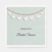 シックミントグリーンホワイトハートブライダルシャワー スタンダードランチョンナプキン (正面)