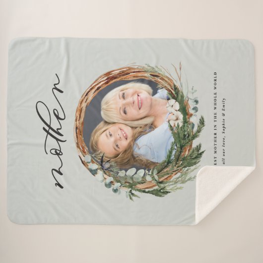 シックモダンなエレガント葉のリース写真母 シェルパブランケット (正面(横))