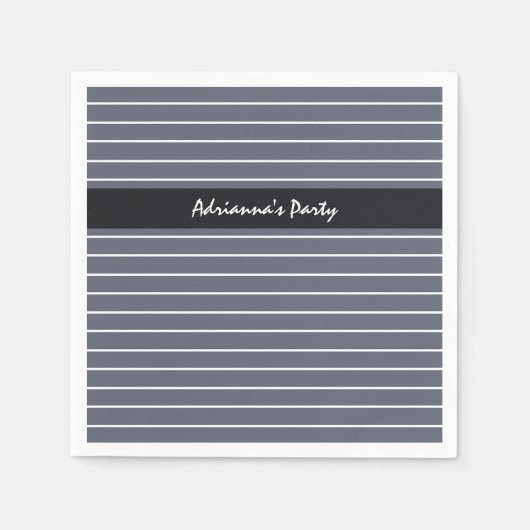 シックモダンなダークグレー薄いストライプ名前 スタンダードカクテルナプキン (正面)