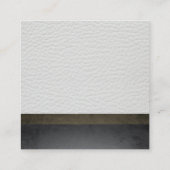 シックモダンなテクスチャーを備えたホワイトレザー スクエア名刺 (裏面)