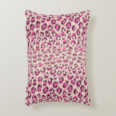 シックモダンなピンクのチータープリントパターンのモノグラム アクセントクッション (正面(垂直))