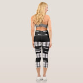 シックモダンな白黒のプレイド カプリレギンス (裏面)