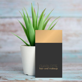 シックモダンな銅のグレーヘアとメイクアップ 名刺