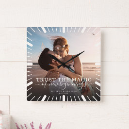 シックモダンのキープ結婚サーク·トラスト·魔法写真 スクエア壁時計