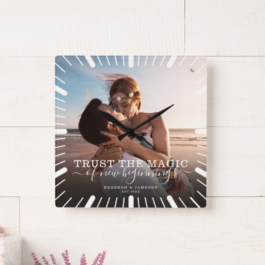 シックモダンのキープ結婚サーク·トラスト·魔法写真 スクエア壁時計