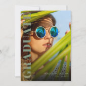 シックモダンセージ緑と金ゴールド写真の卒業 案内状 (正面)