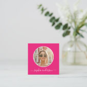 シックモダンフォトホットピンクソーシャルメディア コーリングカード (スタンド正面)