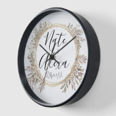 シックモダンフローラ結婚リースパーソナライズされた 壁時計 (傾斜)