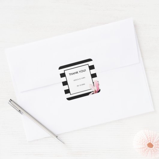 シックモダンブエレガントラック&ホワイトストライプマグノリア スクエアシール (封筒)