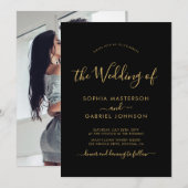 シックモダンブラックと金ゴールドのスクリプトフォト結婚ズ 招待状 (正面/裏面)