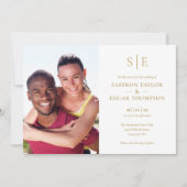 シックモダン金ゴールドモノグラム結婚フォト 招待状 (正面)