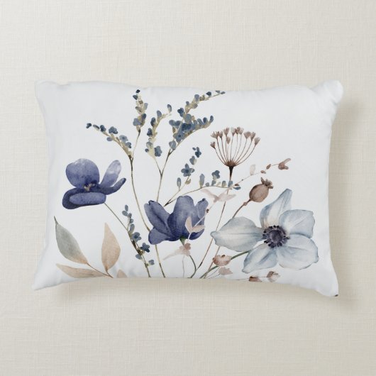 シックモノグラムのエレガントウォーターカラーブルーフラワー アクセントクッション (裏面)