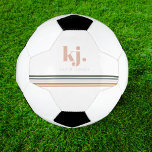 シックレトロストライプズモノグラム サッカーボール<br><div class="desc">ミニマルなモノグラムデザインで大きなタイポグラフィイニシャルを持つクラシックフォントあなたの名前は下とシックなレトロなレインボー色のストライプ。デザインの右側カスタムにある[このデザインテンプレートを編集する]ボックスまたは青い[文字を編集すクリックる]ボタンを使用してカスタマイズは、デザインの配置、フォントと色の変更、および追加の情報や画像の追加を行って、このにの語句を追加する。クリックカスタマイズ「続く」を選択して完全な編集オプションを開く。調整もし品(サンキューカード等)が必要な場合は連絡ご注文をカスタムお願い。****要カスタム求の場合は救済、この商品をカートに入れないで。代わりに、電子メールでリクエストをlauralise@iyhtvdesigns.comに送る商品へのリンクが利用可能になった時点で電子メールで送信される。そのリンクを使用して注文を行うことができる。48時間まで許可して。</div>