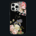 シックヴィンテージパーソナライズされたバラ&アイリス iPhone 15 PRO MAXケース<br><div class="desc">美しく、時代を経ずエレガント、ピンクと白芸術的のバラ、牡丹と繊細な葉を持つ紫の髭のある虹彩のスプレー。カスタマイズ用の編集可能な文字フィールドが含まれ、背景色はカスタマイズ可能。</div>