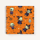 シック不気味ハロウィーン枕 – 無料フェスティバル ノートブック (正面)