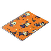 シック不気味ハロウィーン枕 – 無料フェスティバル ノートブック (左側)