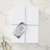 シック素朴バーガンディフローラ結婚式の日付を保存 ギフトタグ (より糸付き)