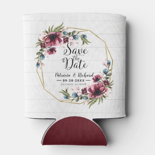 シック素朴バーガンディフローラ結婚式の日付を保存 缶クーラー (裏面)