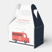 シック赤トラック火災トラックエンジン任意の年齢誕生日 フェイバーボックス (正面サイド)