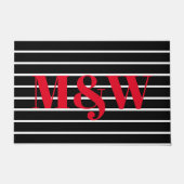 シック赤白黒ストライプカスタムモノグラム ドアマット (正面)