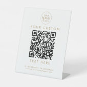 シック金ゴールドタイポグラフィビジネスロゴカスタムQRコード 台座サイン (正面)