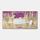 シック金ゴールドホットピンクドリップモノグラム2025カレンダー デスクマット (キーボード&マウス)