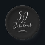 シック50ファボラス白黒50th誕生日 ペーパープレート<br><div class="desc">50祝歳の誕生日スタイルの黒と白の50歳の誕生日デザインにして50歳の誕生日紙プレートを作り、50歳の誕生日パーティーのお祝いに合わせてカスタマイズすることができます。50語と素晴らしい言葉は、台本書とエレガントタイポグラフィを用いモダンる。製もし品が救済必要な場合は、happydolphinstudio@outlook.comをご覧ください。50歳の誕生日パ救済ーティーを素晴らしいイベントにしてくれて嬉しい！</div>