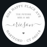 シック・スクリプト未来ミセス・ミセス・差出人住所結婚ズ ラウンドシール<br><div class="desc">シルバーグレイシンプルのシックなラウンドや婚約の差出人住所ラベルエレガントは結婚、"未来のミセスとミスター"、カップルの差出人住所、渦巻き旋回と小さなハートのシンボルと書の書体の家族の名モダン前。簡単にあなたの名前と住所を追加し、あなたの婚約まスタイリッシュたは最新のメーリングのために結婚、このミニマルリストのア救ドレスステッカーを使用する。おもし客様のサポートまたはマッ連絡チ製品は、親切に私の© y.BEE WEDINGS</div>