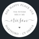 シック・スクリプト未来ミセス・ミセス・差出人住所結婚ズ ラウンドシール<br><div class="desc">シルバーグレイシンプルのシックなラウンドや婚約の差出人住所ラベルエレガントは結婚、"未来のミセスとミスター"、カップルの差出人住所、渦巻き旋回と小さなハートのシンボルと書の書体の家族の名モダン前。簡単にあなたの名前と住所を追加し、あなたの婚約まスタイリッシュたは最新のメーリングのために結婚、このミニマルリストのア救ドレスステッカーを使用する。おもし客様のサポートまたはマッ連絡チ製品は、親切に私の© y.BEE WEDINGS</div>