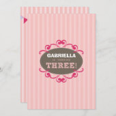 シック·ターニング3誕生日パーティーの招待(ピンク) 招待状 (正面/裏面)