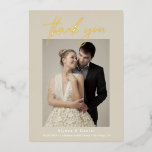 シック・ベージュ結婚の写真の手書きスクリプト 箔招待状<br><div class="desc">ベジ表現ューのスタイルで感謝のシンプルこモダンの2写真と金ゴールドホイルサンキューカードのテンプレート。これらのパーソナライズされたテンプレートはお洒落、あなたの特別な日に共有された愛する人々に感謝を伝える多彩な方法を提供する。テンプレートは清潔で控えめでタイムレスでモダンデザインを備え、お客様の写真お気に入りのを2つ(前面と背面の写真の結婚1つ)展示できる。このカスタマイズ可能結婚な名前、日付、メッセージ、場所、およびサインオフは個人touchを追加し、あなたの間に大切共有の瞬間を表現可能にしま感謝していす。選カスタマイズ択した写真のテンプレートと心のこもったメッセージを作成しユニークて、スタイルに共鳴するカードを作成。このパーソナライズ化により、テンプレートは自分と受信者の両方にとって意味のあるキープザーに変換される。記念すべき記念すべき記念結婚品として、あなたの名前、メッセージ、の日付と場所を含む。の後に送信された結婚か、またはゲストのためのパッケージの一部として送信されたかどうか、アース音ベージュ、シンプルカスタムウェディング2写真サンキューカードテンプレートはあなたの特別な日の延長になる。お祝いそのものと同結婚じくらい思い出に残る方法で感謝の気持ちを伝えながら、あなたの本質を捉える。ミニマルシンプル主義のカスタムモダンウェディング2写真サンキューカードテンプレートを選択して、あなたは優雅さとスタイルであなたの感謝を拡張。これらのパーソナライズされたテンプレートは、あなたの思い出結婚を思い出に共有す表現る方法にな感謝している。彼らはあなたの特別な日を具体的に思い出させる役割を果たし、それを思い出させるつながりは、あなたの感謝の永続的な印象を作成する。© lddesignloft 連絡 info@lddesignloft.comこのテンプレートに関してもしは、サポートが必要である。</div>