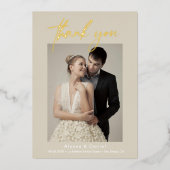 シック・ベージュ結婚の写真の手書きスクリプト 箔招待状 (正面)