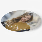 シック・ホワイト・スクリプト・オーバーレイ大学院写真パーティー ペーパープレート (アングル)