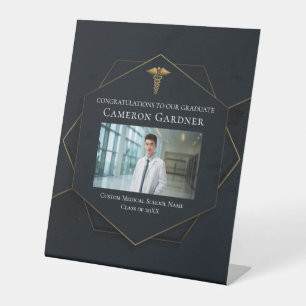 シック・メディカル・スクール写真卒業パーティーへようこそ 台座サイン