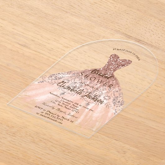 シック ローズゴールド グリッタードレス, ブライダルシャワー アクリル招待状 (レイダウン)