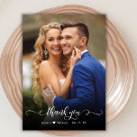 シックBohoスクリプト2写真結婚のサンキューカード サンキューカード<br><div class="desc">ボホモダンシック書道スクリプ結婚トの2枚の写真サンキューカード。手スタイリッシュ結婚感謝していレタリングのタイポグラフィで文字「ありがとう」と正面にフル垂直の写真を特集したsのテンプレートは、写真上の白いオーバーレイで尾のフォントスクリプトをスワップしますお洒落。新郎新婦の名前の間の小さな可愛い愛のハートモチーフ。2枚の写真が入った両面カード。簡単にカスタマイズできる。ノートもしを手書きしたい場合は、サンプル文字を削除して宇宙を増やす。おもしし救済まは合わせ品連絡が欲しい！</div>