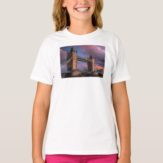 シティスカイライン 日没 & ロゴカスタマイズ Tシャツ (正面)