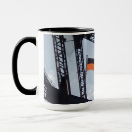 シドニー港の橋の先住民の旗マグカップ。 マグカップ