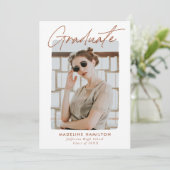 シナモンシグネチャスクリプト写真卒業 案内状 (スタンド正面)