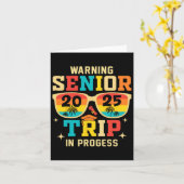 シニアトリップ2025の警告進行中の卒業Va カード (黄色い花)