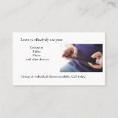 シニアマンがノートパソコンのキーボードを手で操作 名刺 (裏面)