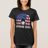 シニア2023アメリカ国旗の卒業ギフト Tシャツ (正面)