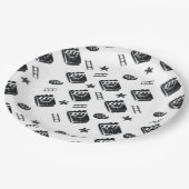 シネマシンボルとクラッパーボードを使用したチャックパターン ペーパープレート (アングル)