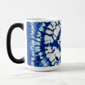 シボリ絞り染めサウスシーズインディゴろうけつ染め モーフィングマグカップ (左)