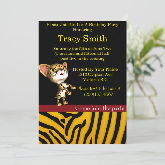シマウマのアニマルプリントのパーティーのチータの誕生日5 招待状 (スタンド正面)