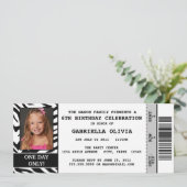 シマウマのイベントのチケットの誕生日のパーティの招待状 招待状 (スタンド正面)