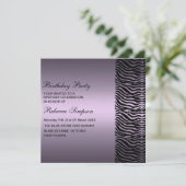 シマウマのプリントの紫色及び黒い誕生日の招待状 招待状 (スタンド正面)