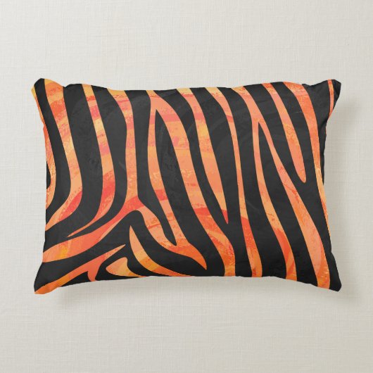 シマウマの黒いおよびオレンジプリント アクセントクッション (正面)